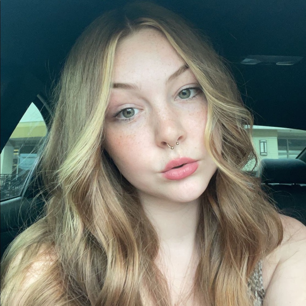Meet your Posher, Madelin
